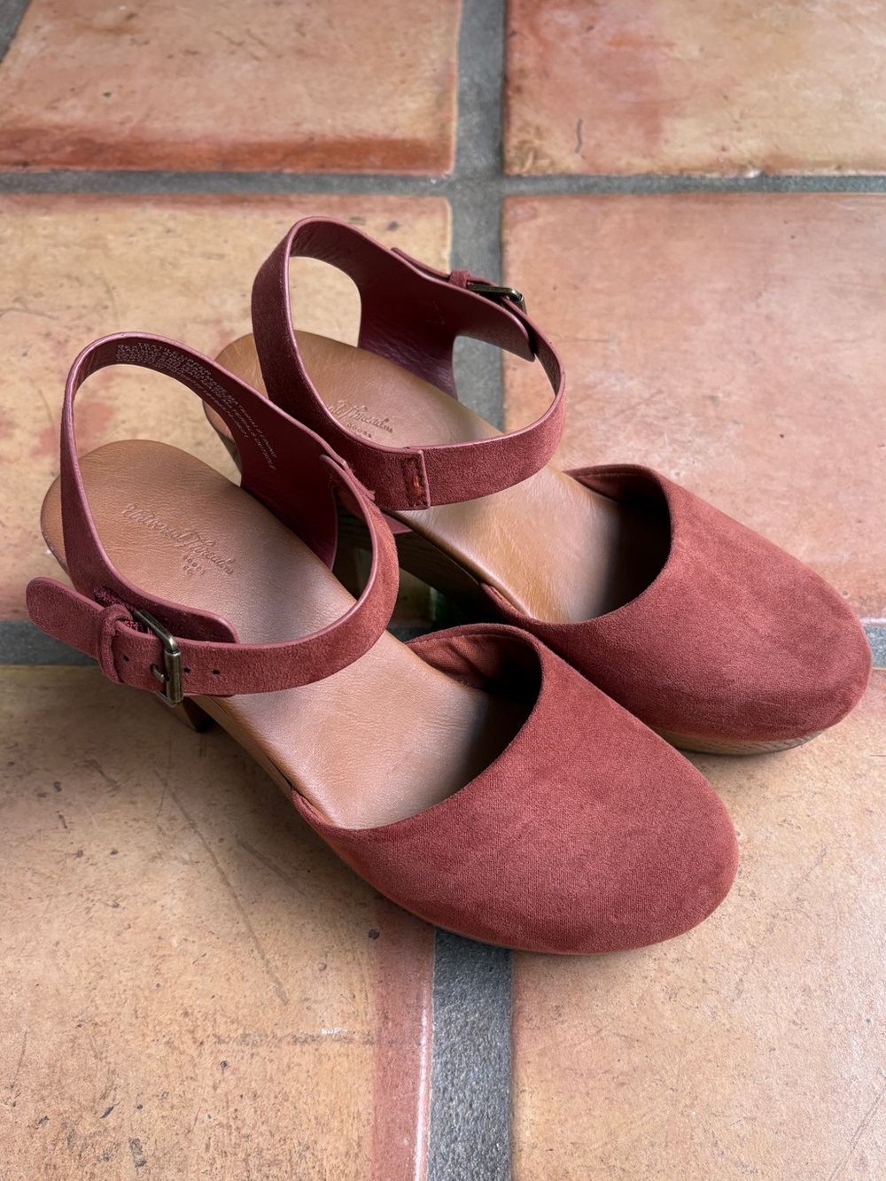 Adorable Suede Clogs With Ankle Straps in Deep Rusty Pink, Size 8